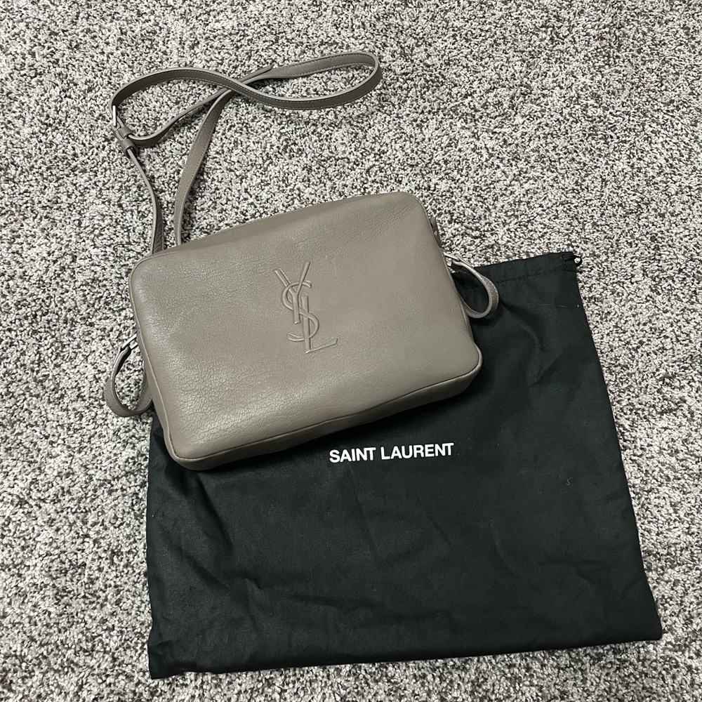 Saint Laurent
Lou Camera Bag Leather